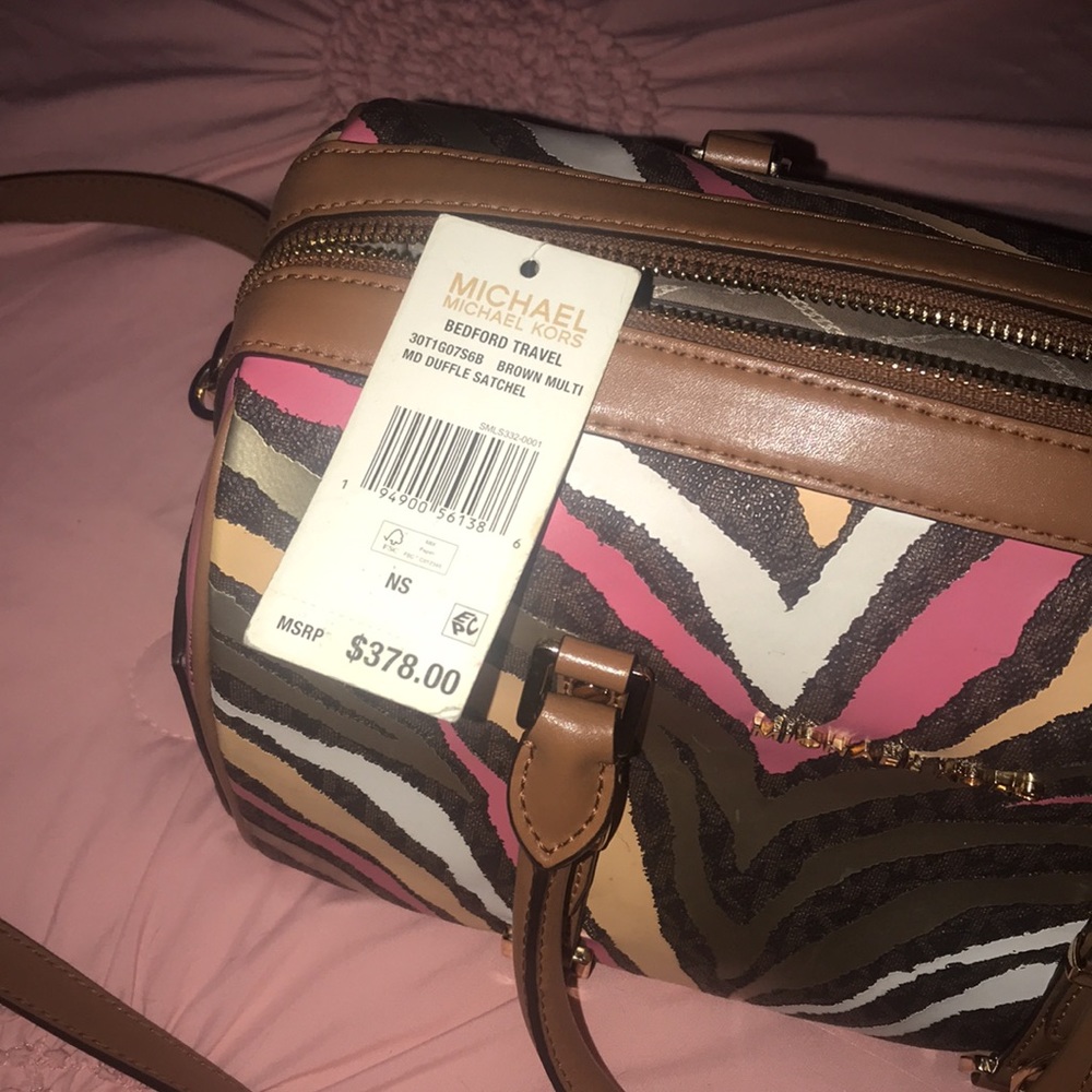 πGorgeous MK Bagβ super rare unique beautiful satchel bag π NWTO!!! - Picture 10 of 15